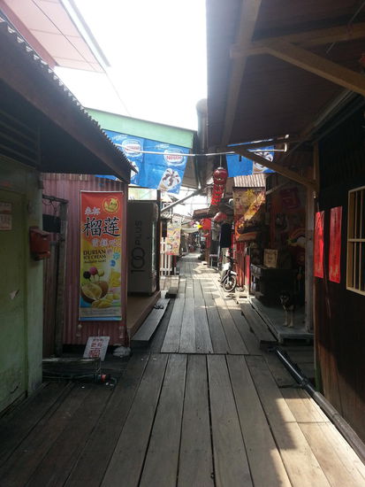 Chew Jetty ist ein Stadtteil der nur aus Stelzenhäuser besteht