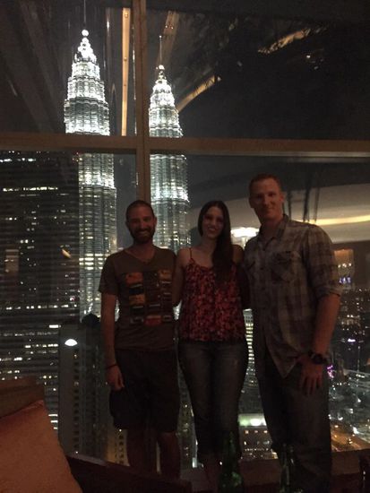 Klassentreffen im Grand Hyatt mit Blick auf die Petronas Towers 