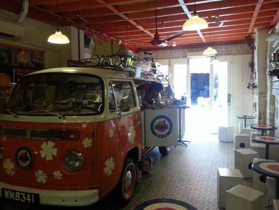 hier wird der Kaffee noch aus dem Bully verkauft 