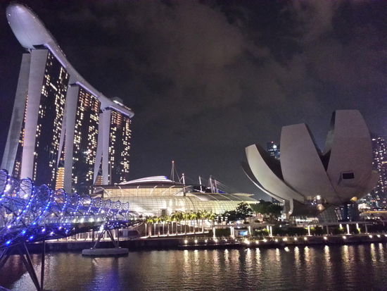 Marina Bay bei Nacht