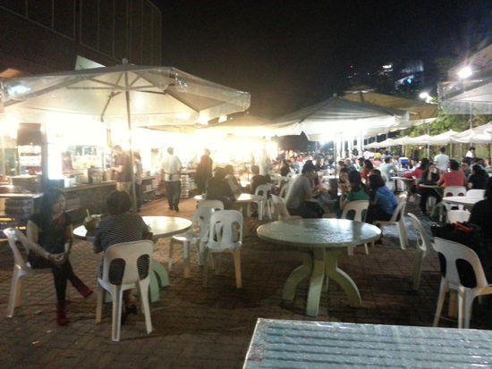 Foodcourt neben Esplanade Theatre