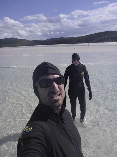 am Whitehaven Beach in unseren unglaublich sexy Ganzkörperkondomen
