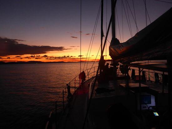Sonnenuntergang vom Boot aus