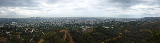 Blick vom Griffith Observatory auf Downtown...