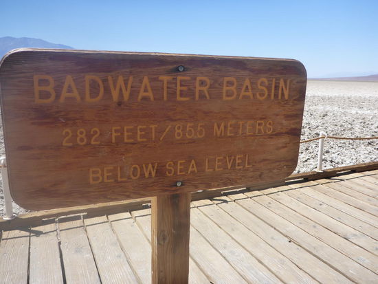 Badwater Basin....mit 85,5m unter dem Meeresspiegel der tiefste Punkt der USA