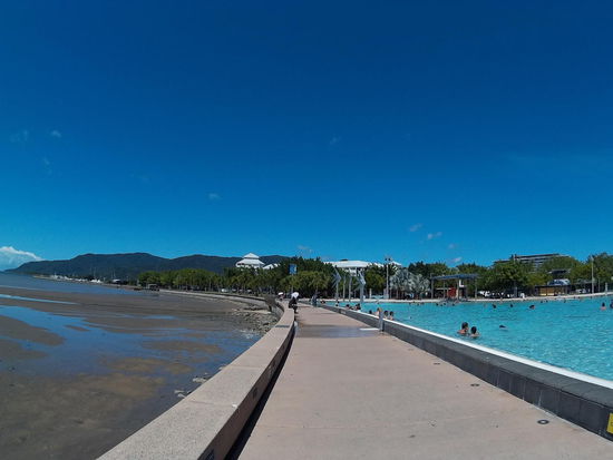 Irgendwo links ganz weit hinten das Meer...