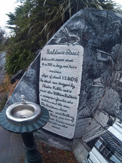 Netterweise gibt's nen Wasserspender oben...Wobei wir auch einfach den Mund öffnen können