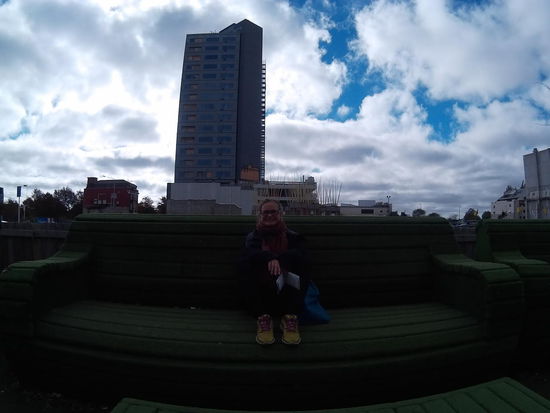 Riesen Kunstgrassofas, leider n bisschen dunkel