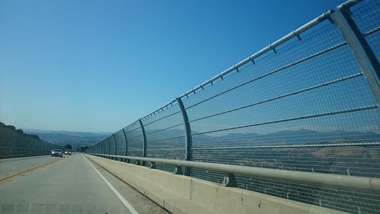 Ziemlich hohe Brücke