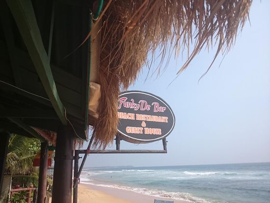 Funky De Bar: die Lieblingsbar. Mittlerweile bin ich übrigens die Einzige, der noch nix zu rauchen angeboten wurde...wieso nur?