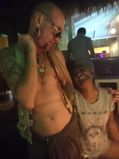 Beide stehen  der Größenunterschied war so. Aber sie verstanden sich blendend.