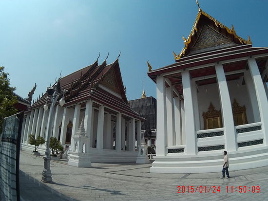 Im Hintergrund die Bauarbeiten...