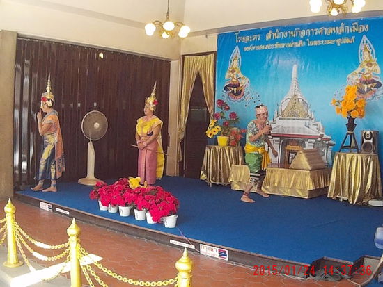 Die Dame ganz rechts war eine echte Ulknudel