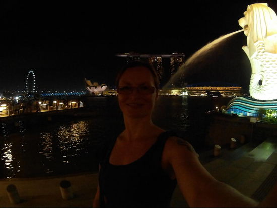 Singapur Flyer,  Marina Bay Sands und der Merlion (von links nach rechts)