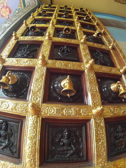 "Glöckchen" am Eingangsportal