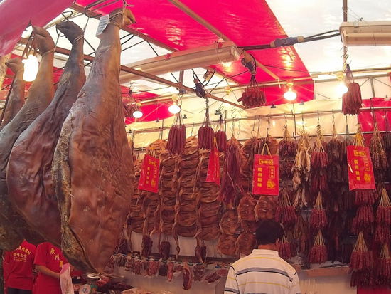 Größeres getrocknetes Essen...Wer bekommt sowas denn in seinen Suppentopf bitte?