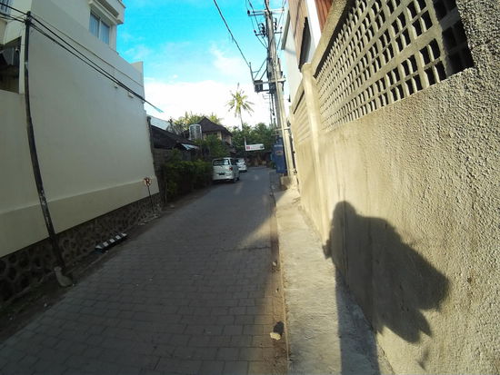 Am Ende dieser Gasse liegt mein Hotel ...