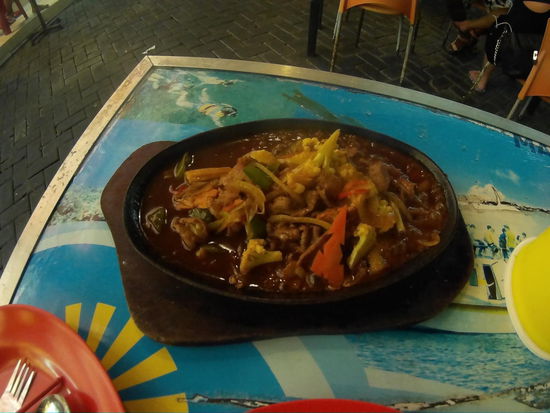 Der heiße Pott mit Beef war lecker...