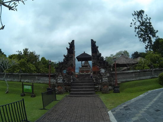 Tor zum inneren Graben