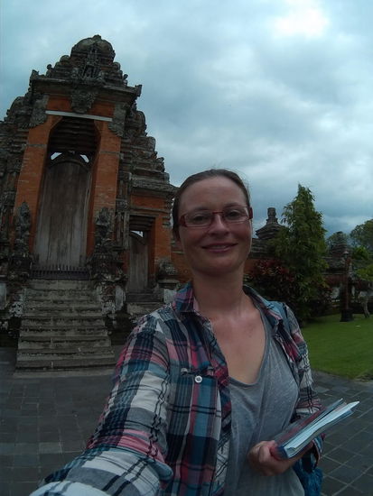 Den Reiseführer immer fest in der Hand