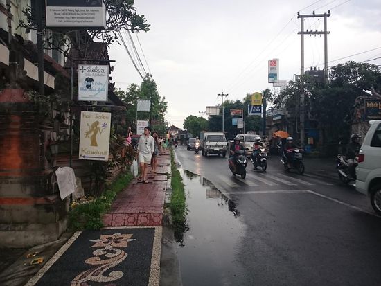 Balinesischer Gegenverkehr