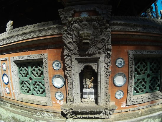 War aber kein Fürstenberger Porzellan (wer das nicht kennt: winzigkleine Manufaktur bei mir daheim)