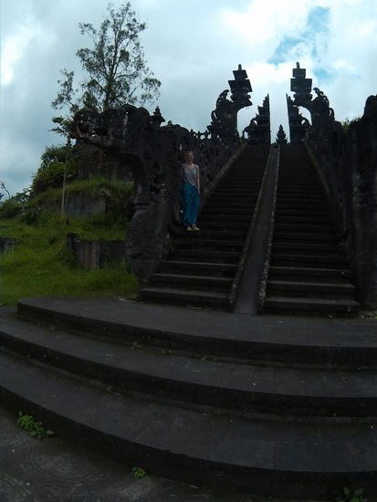 Da sieht man erst wie groß die Treppe ist