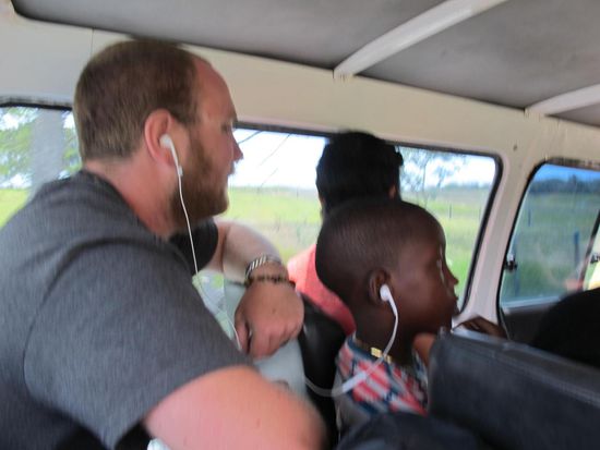 Gefällt dem Jungen wohl üsä Bärner "Gölä"? 