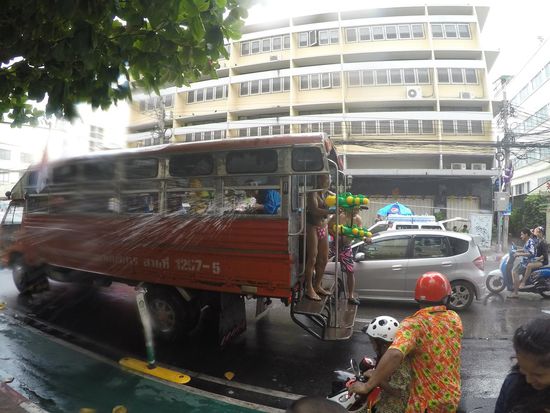 Wasser aus den Bussen heraus,