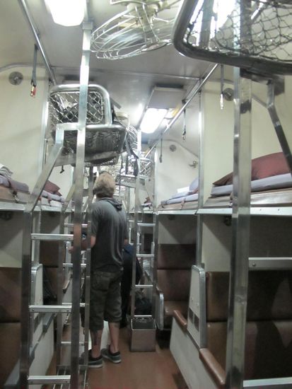 Sieht irgendwie aus wie eine alter Kaserne (oder ein Gefängnis?)