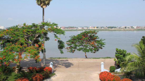 Auf der andern Uferseite des Mekongs brfindet sich Thailand