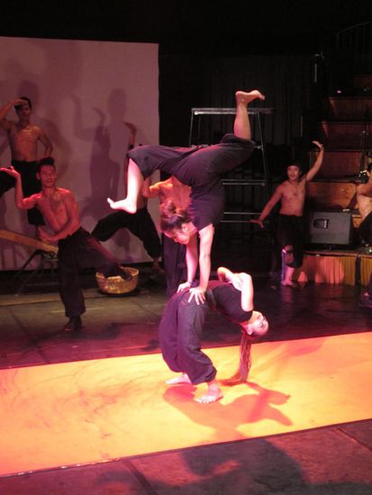 ... erzählt mit viel Akrobatik