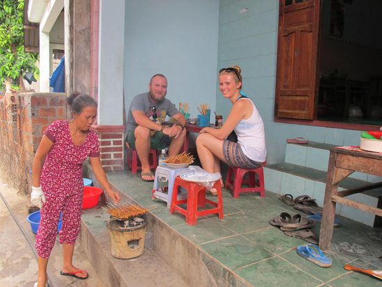 Witzige Strassenküche im Wohnhaus dieser Dame