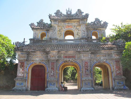 Der Ausgang (leider) zur Altstadt in Hue