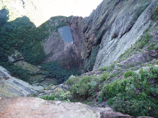 Blick von oben auf - unter den Top 10 Wasserfällen (zurzeit mit wenig Wasser) weltweit!
