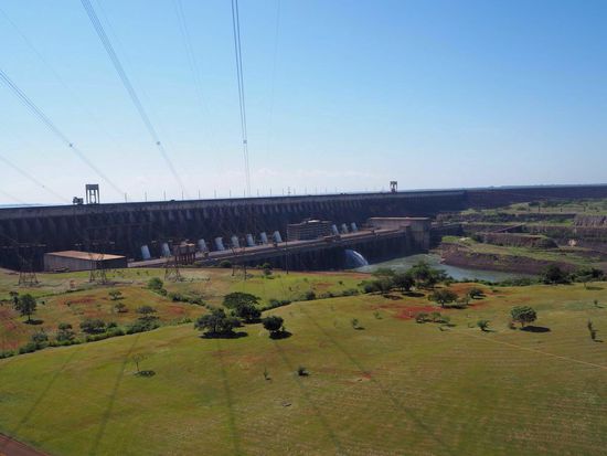 Itaipu-Staudamm