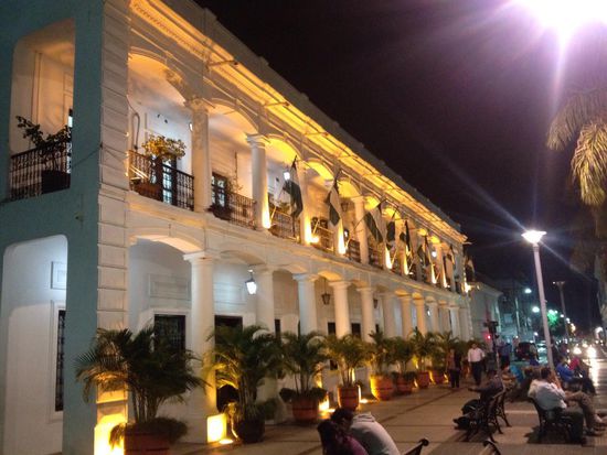 „Plaza 24 de Septiembre“ by night