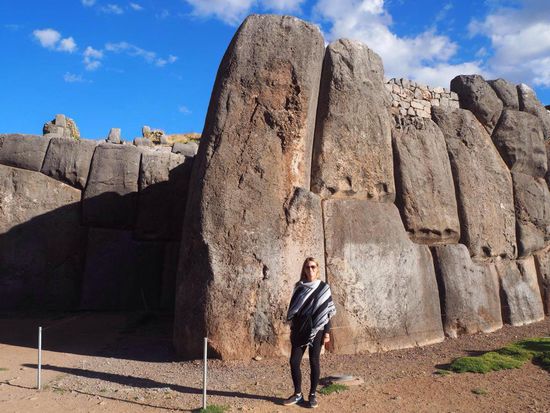 Riesige Felsblöcke - unglaublich wie die Inka die damals transportieren und diese Mauern bauen konnten!