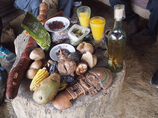 Verkostungstisch - rechts die Flasche mit der Schlange 