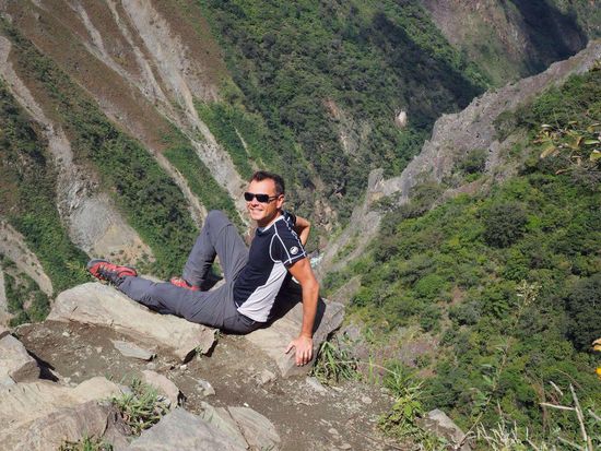 sehr gewagt - dahinter gehts 300 m in die Tiefe!