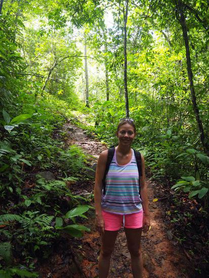 etwas schlammiger Jungle-Pfad - Bergschuhe wären wohl besser gewesen 