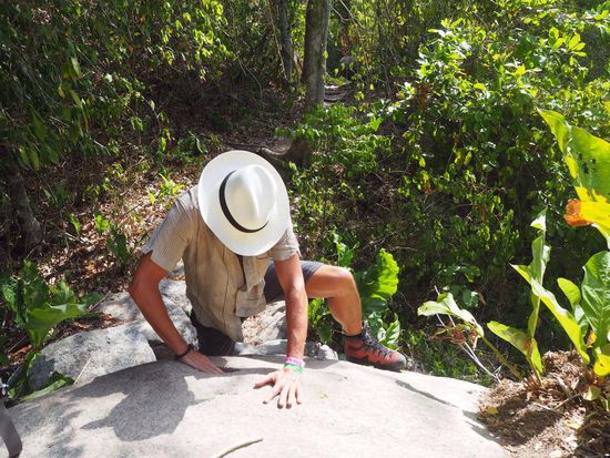 unter Felsen durch und oben drüber... echtes Adventure!