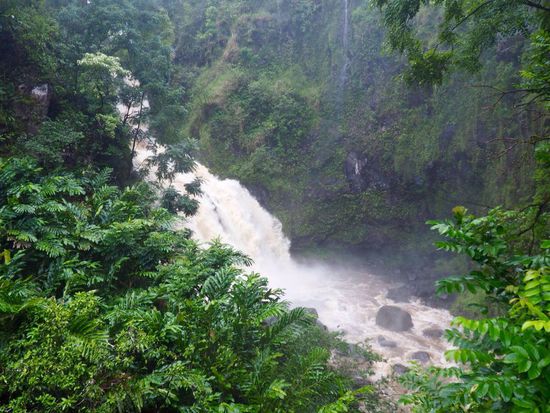 Aus "Tres Hermanos" wird ein reißender Wasserfall - die Wassermassen der letzten Nacht stürzen ins Tal!