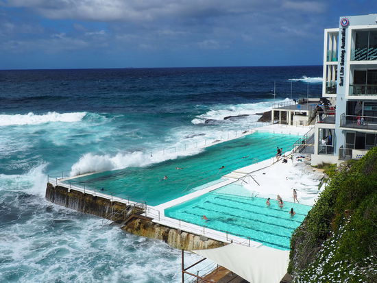 Trainiert wird im kalten Salzwasser-Schwimmbad „Ice-Breaker“