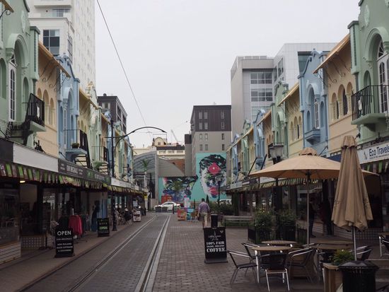 Diese Einkaufsstraße wurde bereits wieder aufgebaut.