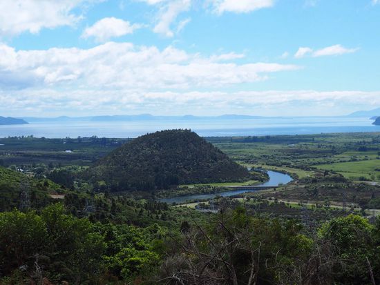 Fahrt entlang des "Lake Taupo"
