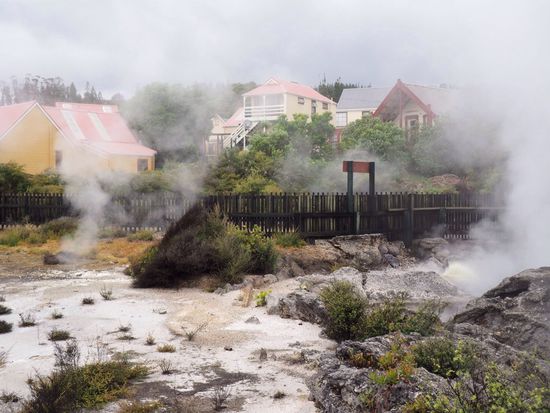 die Bewohner sind nie sicher vor neuerlichen geothermischen Entwicklungen