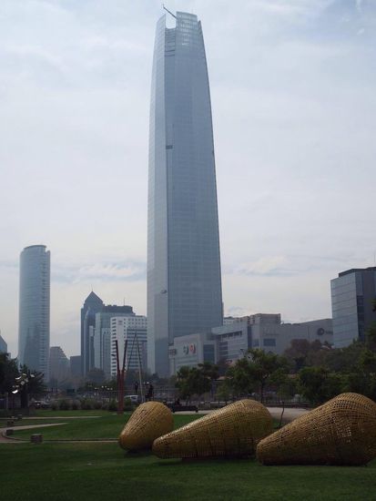 Gran Torre Santiago ist mit 300 m das höchste Gebäude Südamerikas