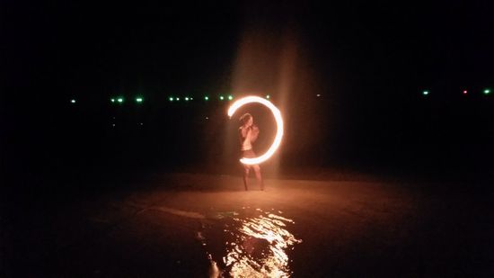 Super Feuershows am Strand