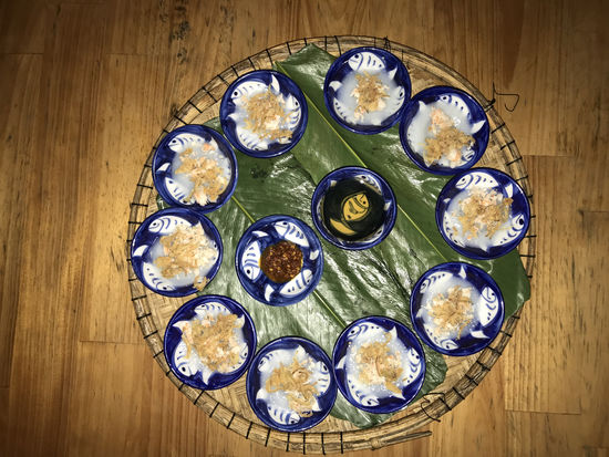 vietnamese steamed rice cakes... sehr empfehlenswert!